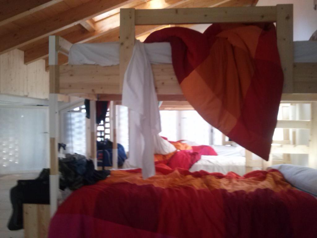 Ostello Casa Rossa Laveno-Mombello Pokój zdjęcie