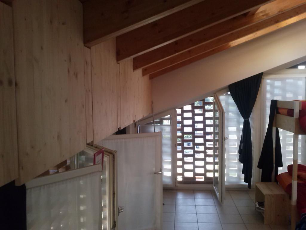 Ostello Casa Rossa Laveno-Mombello Pokój zdjęcie