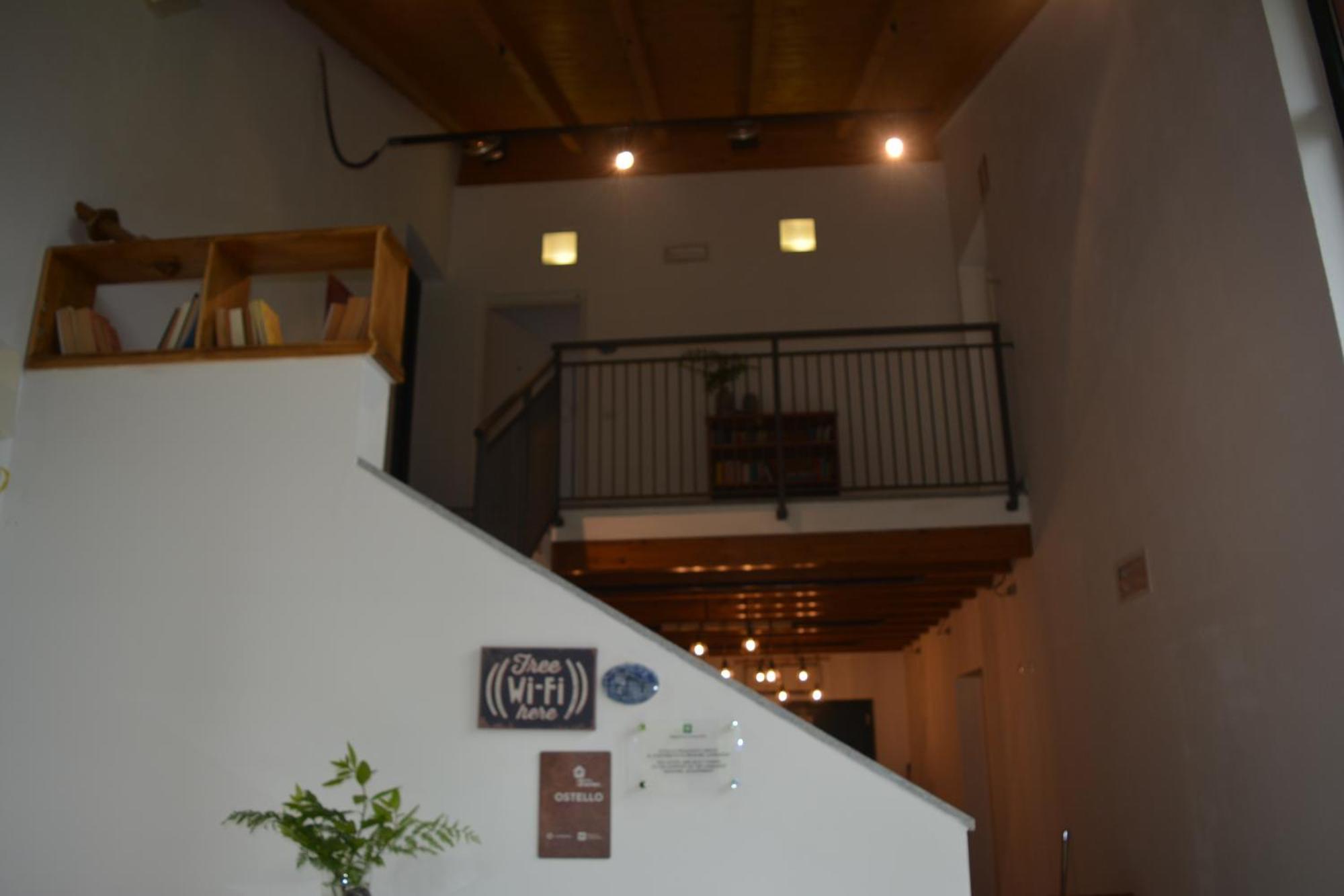 Ostello Casa Rossa Laveno-Mombello Zewnętrze zdjęcie