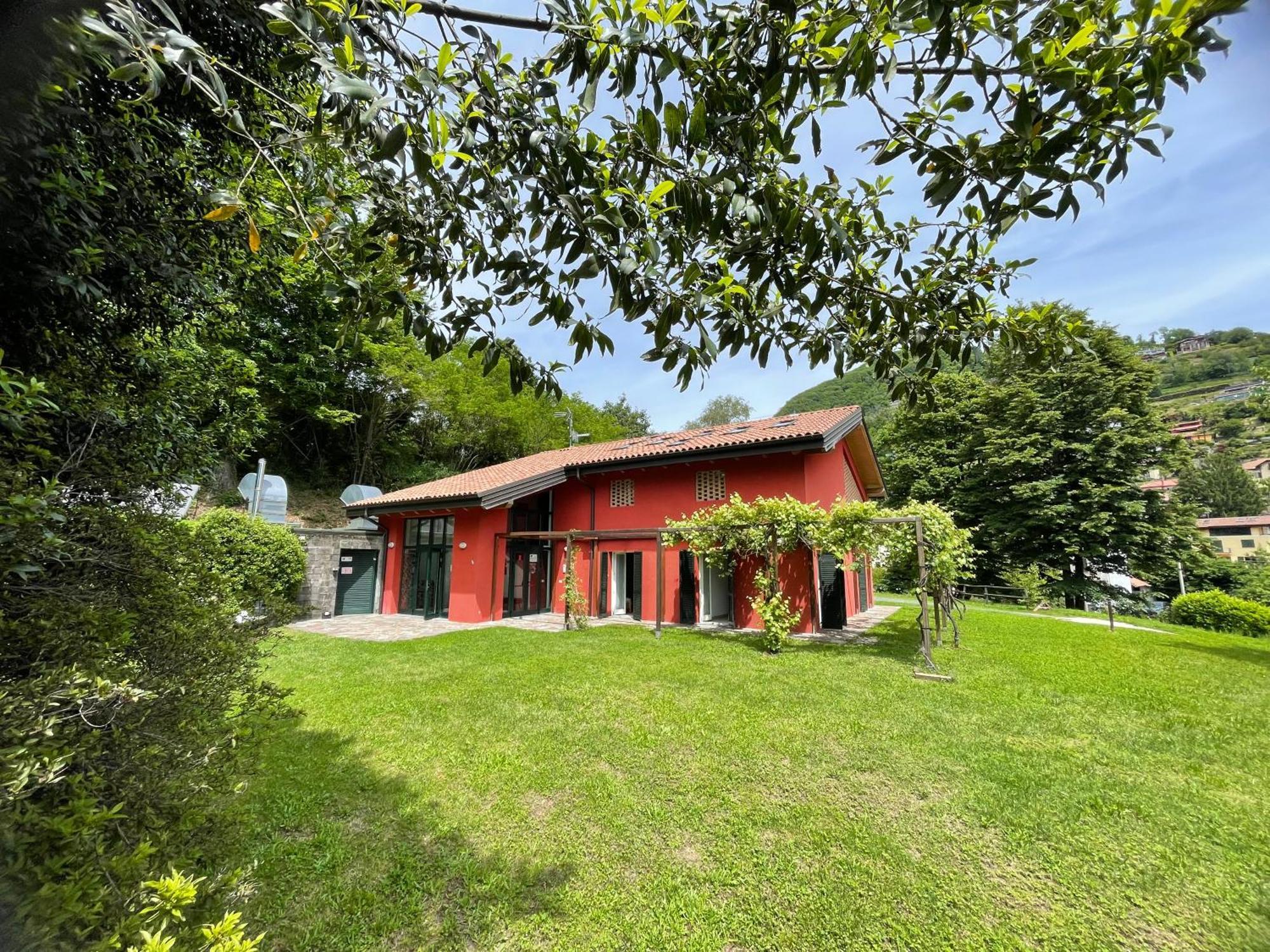 Ostello Casa Rossa Laveno-Mombello Zewnętrze zdjęcie
