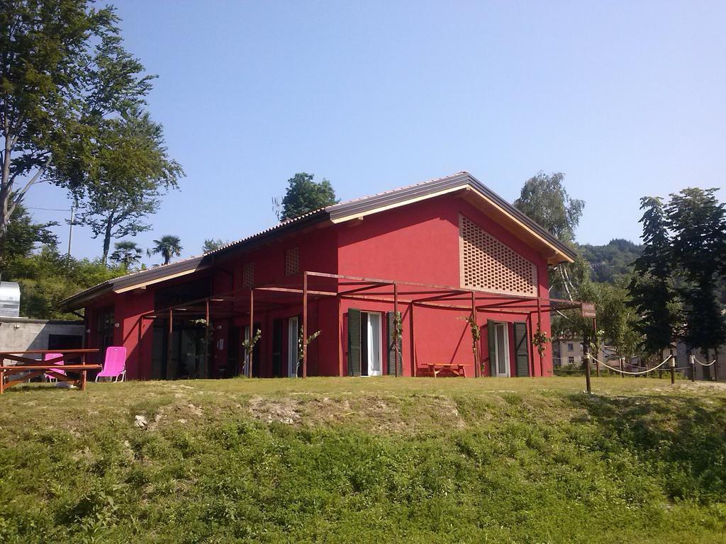 Ostello Casa Rossa Laveno-Mombello Zewnętrze zdjęcie