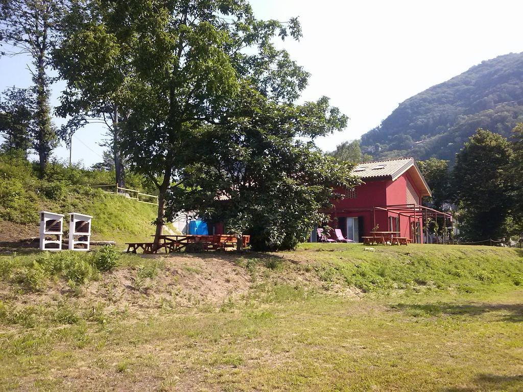 Ostello Casa Rossa Laveno-Mombello Zewnętrze zdjęcie