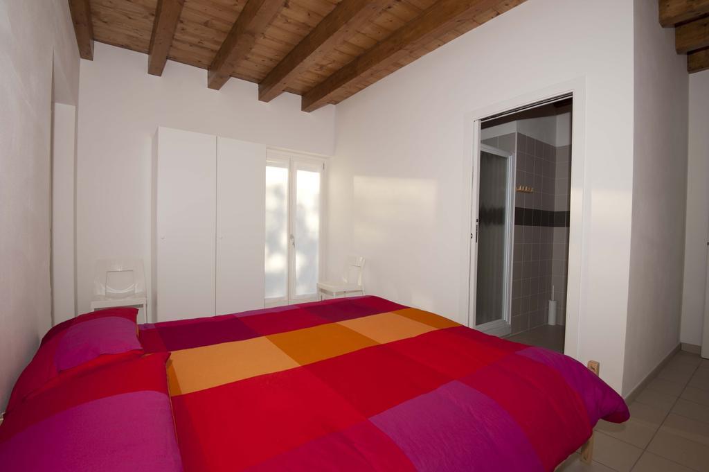 Ostello Casa Rossa Laveno-Mombello Pokój zdjęcie